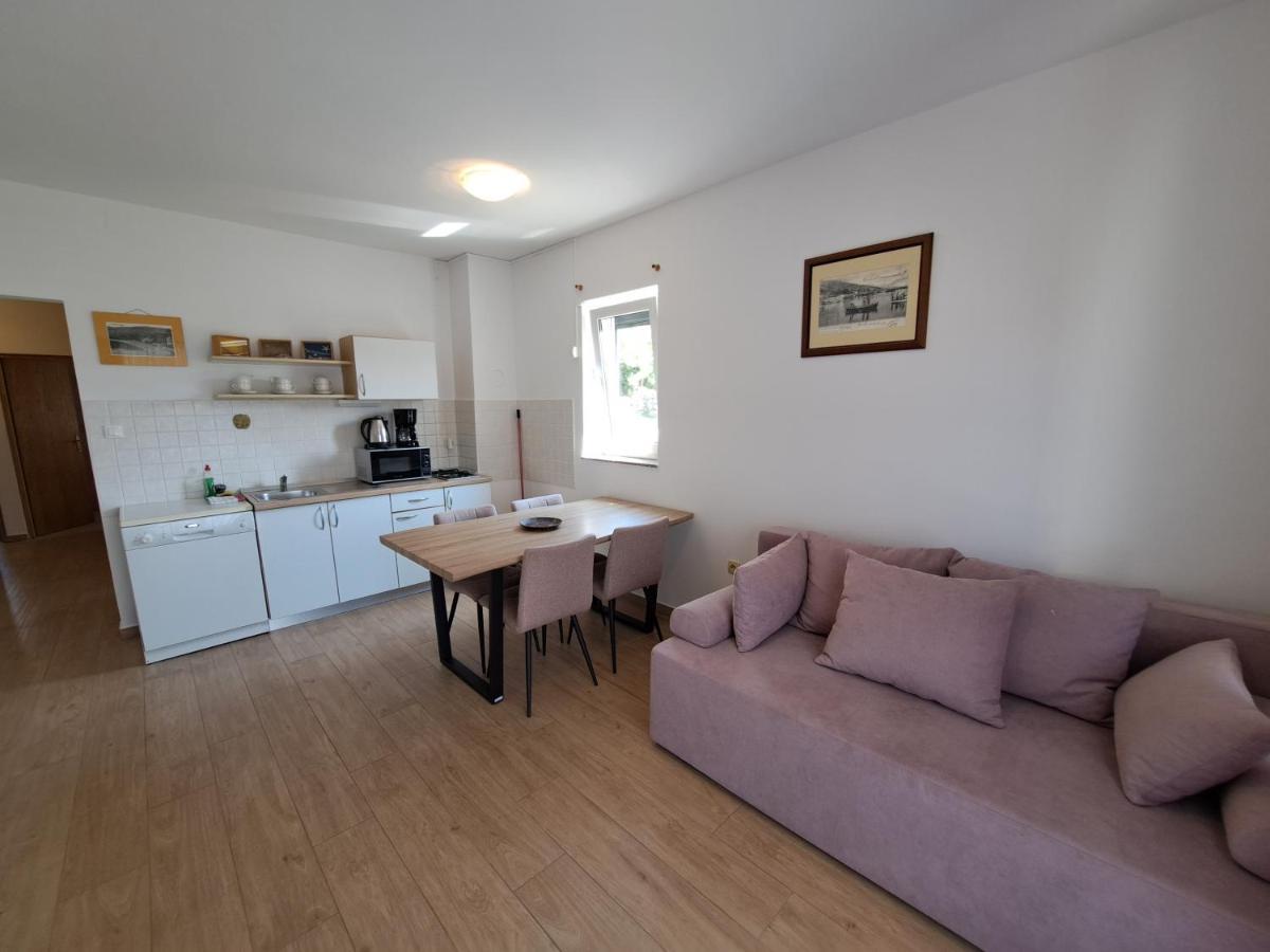 Apartments Leticia Baška Eksteriør bilde