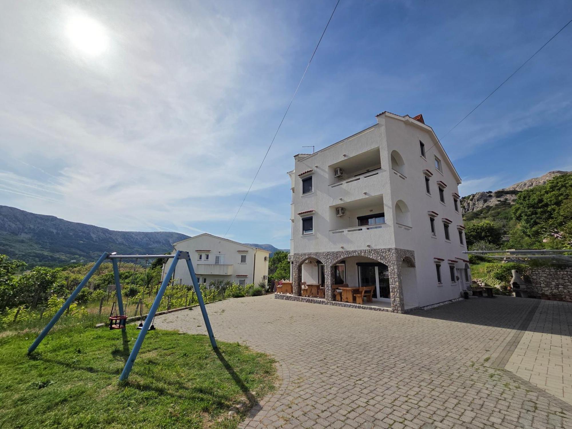 Apartments Leticia Baška Eksteriør bilde